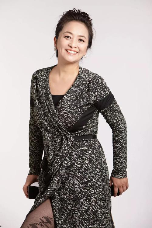 李勤勤二婚爆料视频大全,揭秘娱乐圈婚姻真相与心路历程 第2张 李勤勤二婚爆料视频大全,揭秘娱乐圈婚姻真相与心路历程 第2张